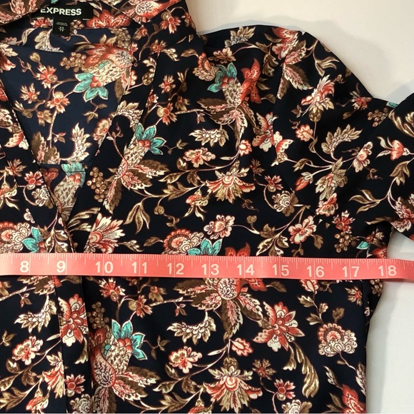 Express 🅝🅦🅞🅣 Floral Design-Size XS - Picture 4 of 7